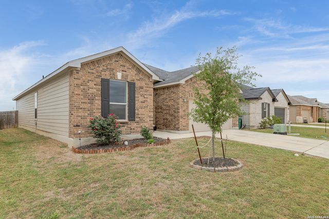 417 Cordova Crossing, Seguin, TX 78155