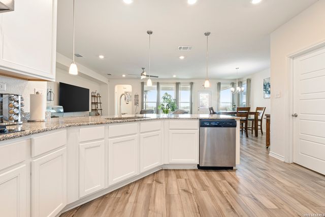 417 Cordova Crossing, Seguin, TX 78155