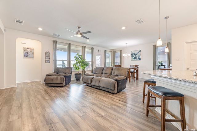 417 Cordova Crossing, Seguin, TX 78155