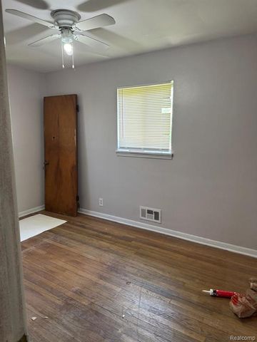 1913 Basil Lane, Flint, MI 48504