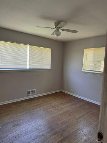 1913 Basil Lane, Flint, MI 48504