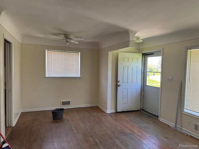1913 Basil Lane, Flint, MI 48504