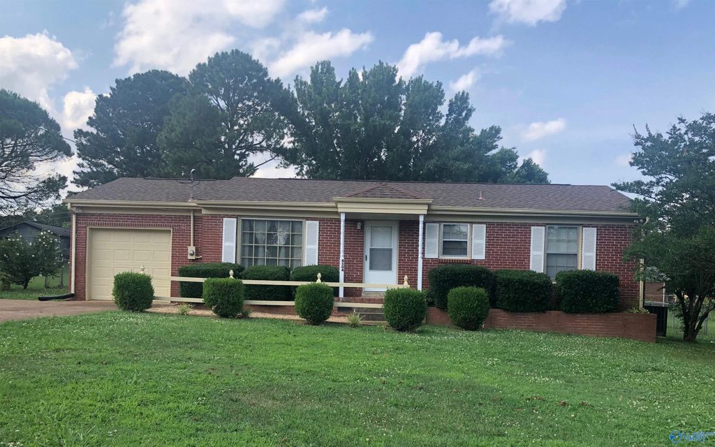 4504 Raton Blvd, Huntsville, AL 35810