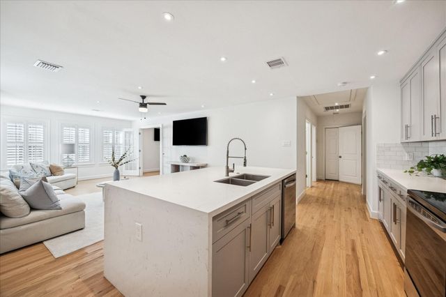 2409 Dryden Road, Houston, TX 77030