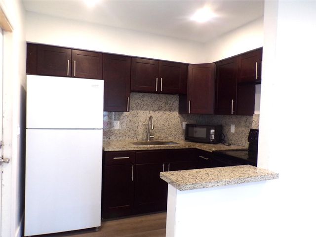 2725 SW 9th Street, Fort Lauderdale, FL 33312