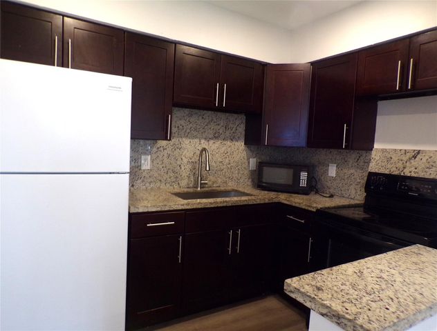 2725 SW 9th Street, Fort Lauderdale, FL 33312