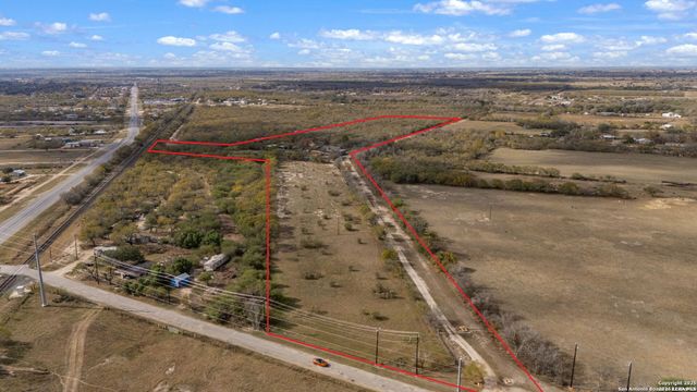 155 County Road 6712, Natalia, TX 78059