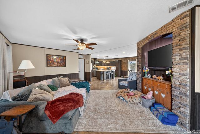 155 County Road 6712, Natalia, TX 78059