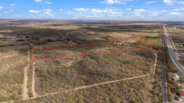 155 County Road 6712, Natalia, TX 78059