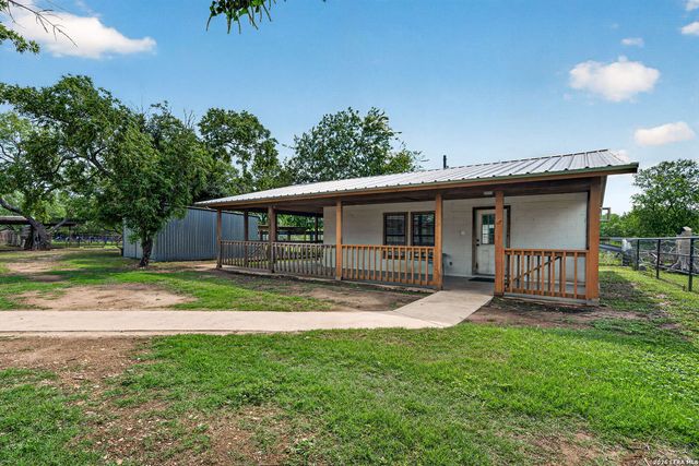155 County Road 6712, Natalia, TX 78059