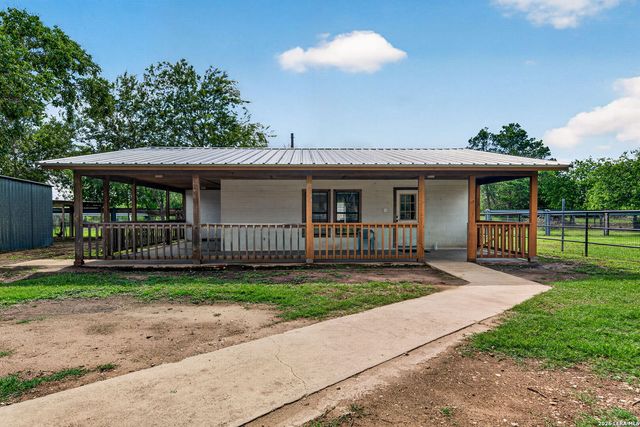 155 County Road 6712, Natalia, TX 78059
