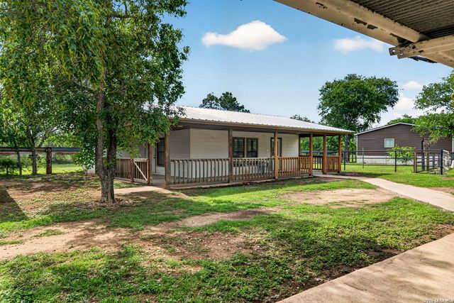 155 County Road 6712, Natalia, TX 78059