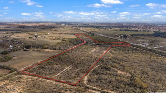 155 County Road 6712, Natalia, TX 78059