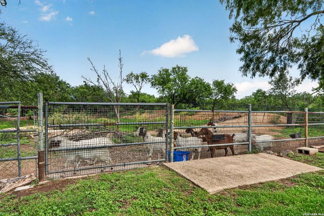 155 County Road 6712, Natalia, TX 78059