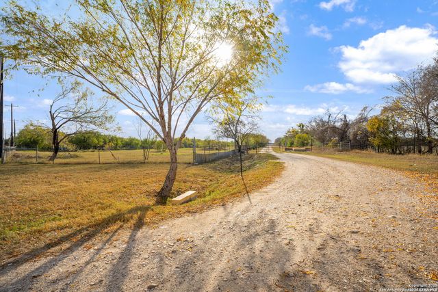 155 County Road 6712, Natalia, TX 78059