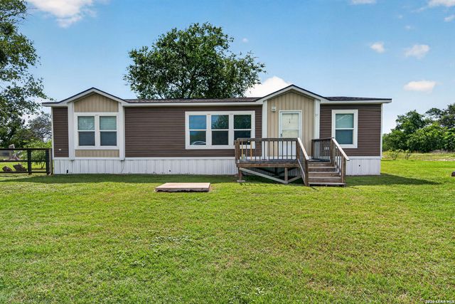 155 County Road 6712, Natalia, TX 78059