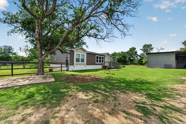 155 County Road 6712, Natalia, TX 78059
