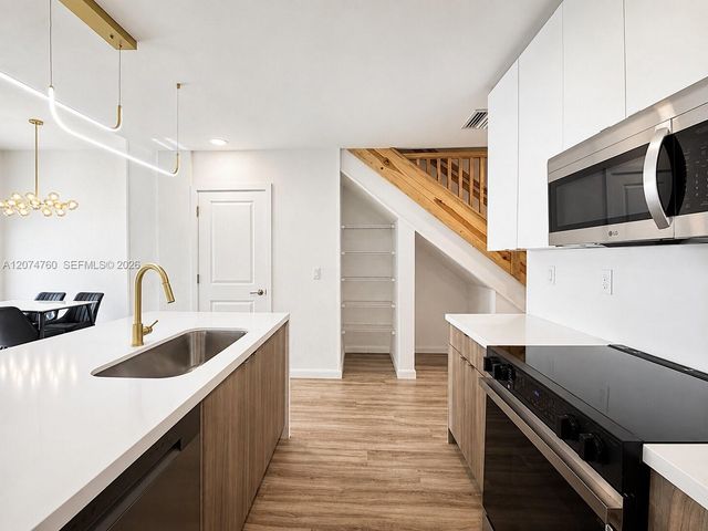 2511 Pierce Street 7, Hollywood, FL 33020