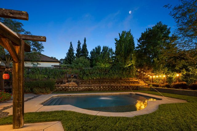 5730 Morningside Ct, Rocklin, CA 95677