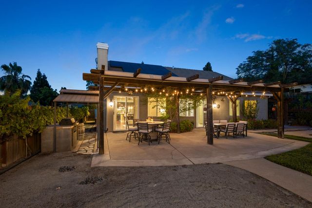 5730 Morningside Ct, Rocklin, CA 95677