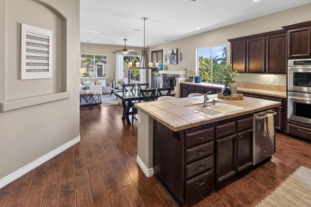 5730 Morningside Ct, Rocklin, CA 95677