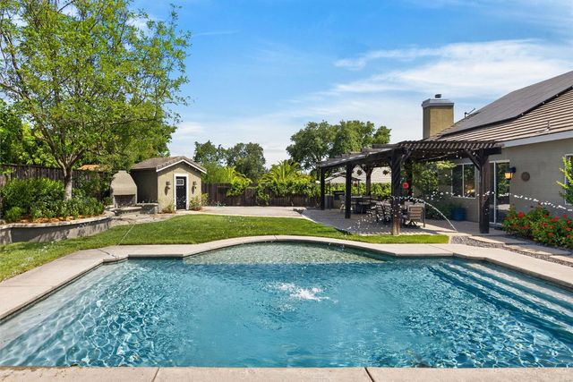 5730 Morningside Ct, Rocklin, CA 95677