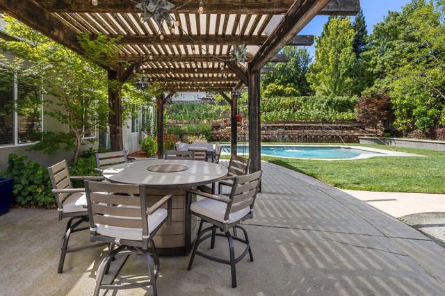 5730 Morningside Ct, Rocklin, CA 95677