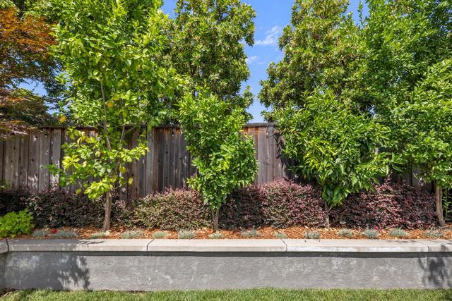 5730 Morningside Ct, Rocklin, CA 95677