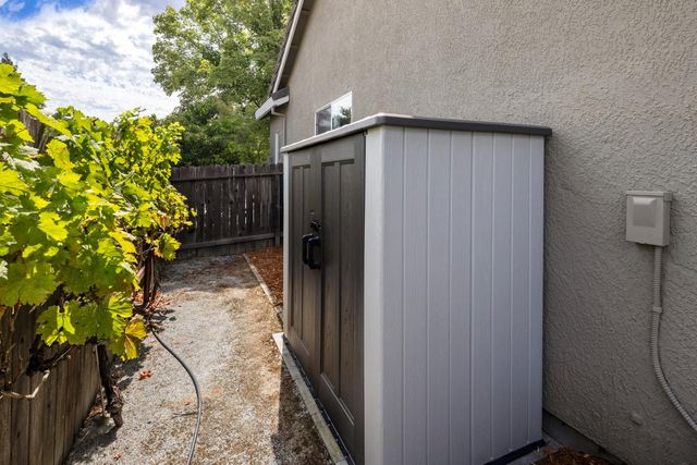 5730 Morningside Ct, Rocklin, CA 95677