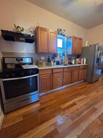 7411 S Racine Avenue, Chicago, IL 60636