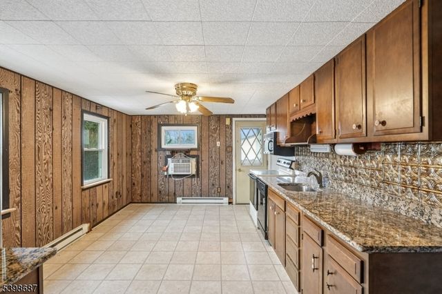 398 Riegelsville Rd, Holland Twp., NJ 08848