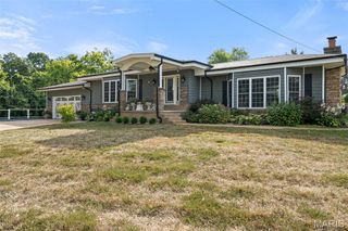 8 Park Lawn, Fenton, MO 63026