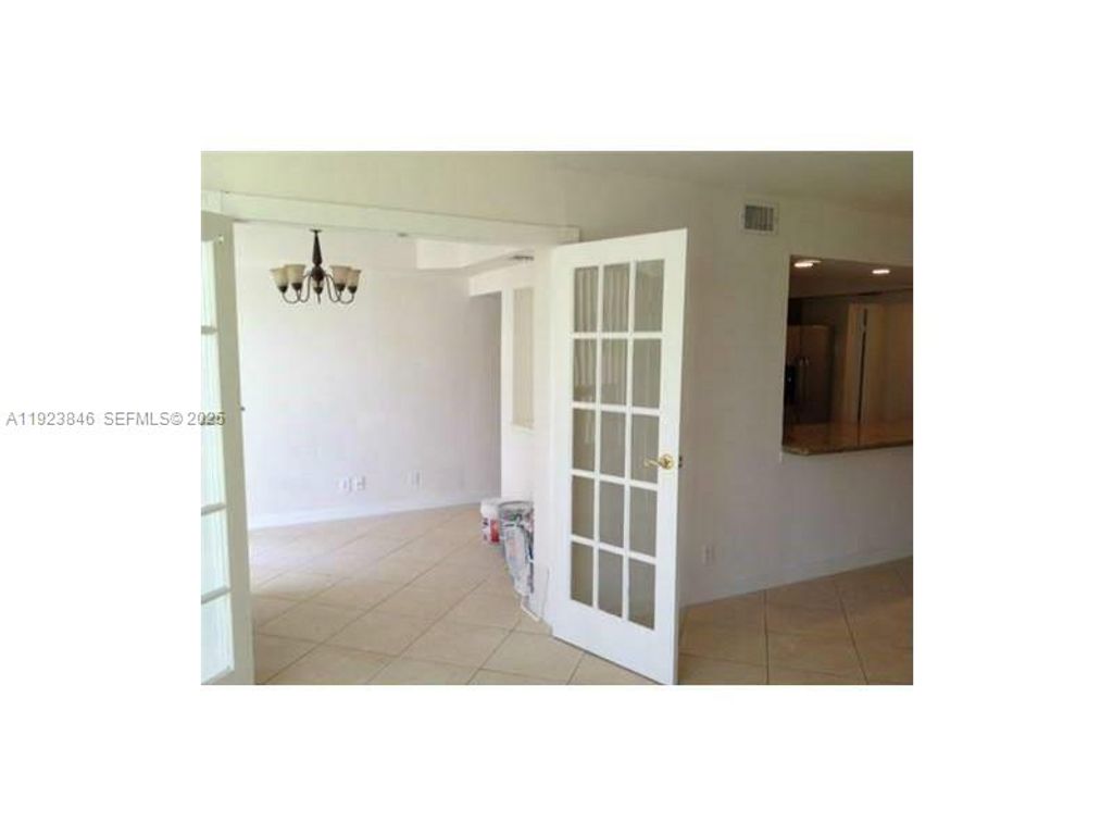 800 Parkview Dr 124, Hallandale Beach, FL 33009