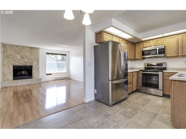 1470 Se WALNUT St 210, Hillsboro, OR 97123