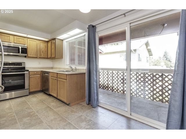 1470 Se WALNUT St 210, Hillsboro, OR 97123