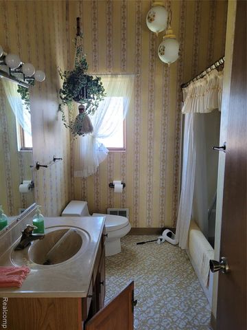 38525 Little Mack Avenue, Clinton Township, MI 48036