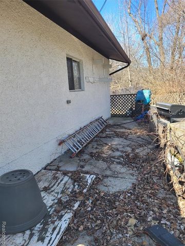 38525 Little Mack Avenue, Clinton Township, MI 48036