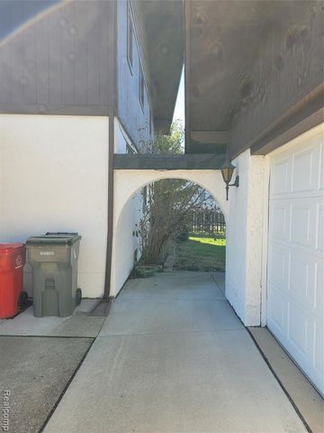 38525 Little Mack Avenue, Clinton Township, MI 48036