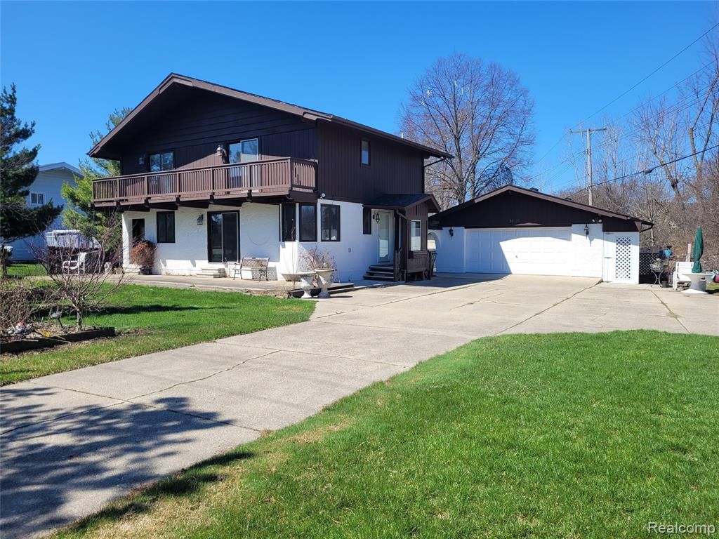 38525 Little Mack Avenue, Clinton Township, MI 48036
