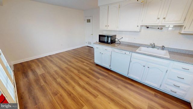 30 CHISWICK DR, Lindenwold, NJ 08021