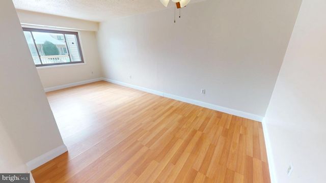 30 CHISWICK DR, Lindenwold, NJ 08021