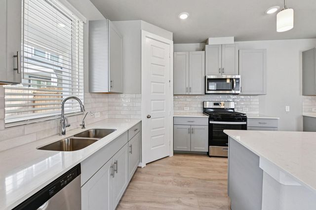 3221 Quiet Sunset Drive, Houston, TX 77080