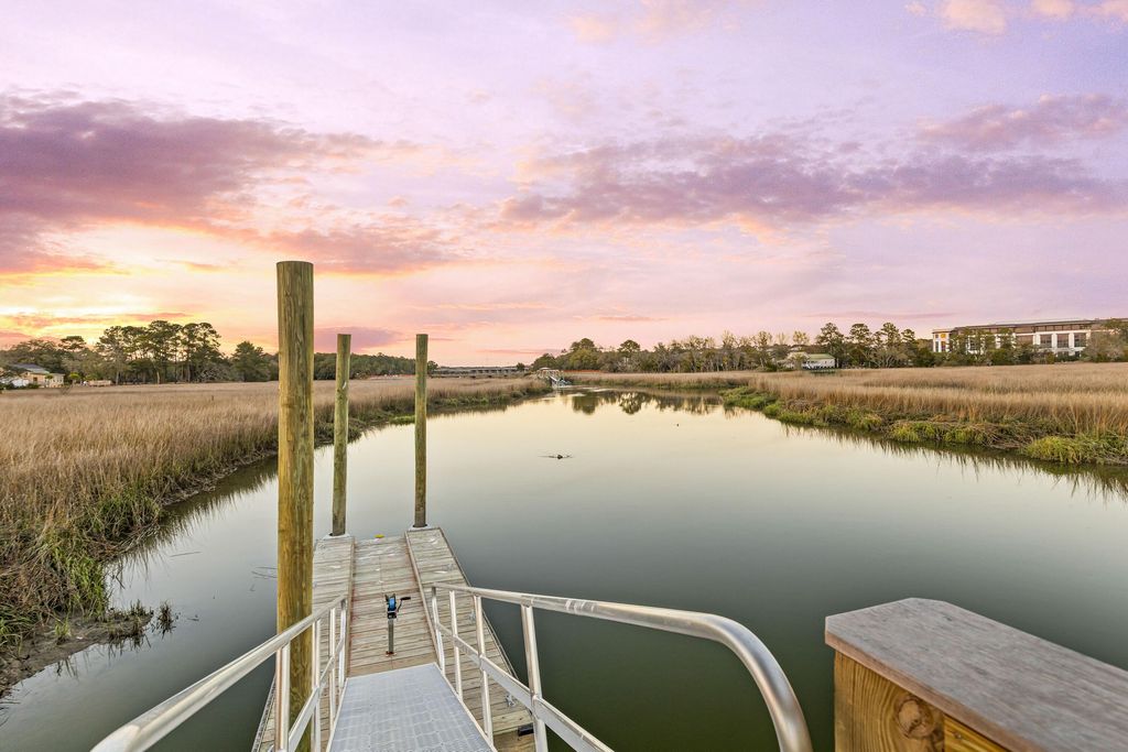 Image 121 of property listing at 118 Collins Hill Lane, Charleston, SC 29492