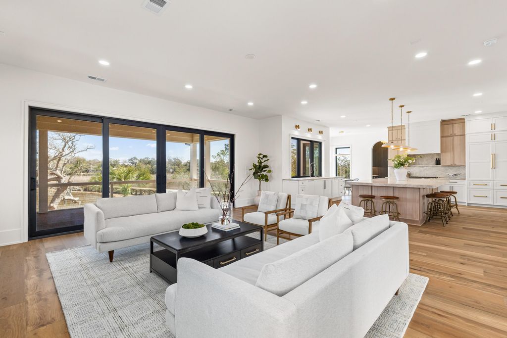 Image 14 of property listing at 118 Collins Hill Lane, Charleston, SC 29492