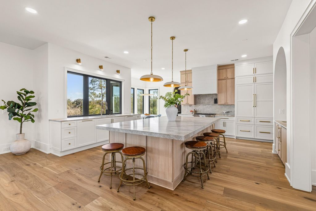 Image 16 of property listing at 118 Collins Hill Lane, Charleston, SC 29492