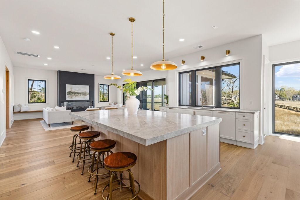 Image 17 of property listing at 118 Collins Hill Lane, Charleston, SC 29492