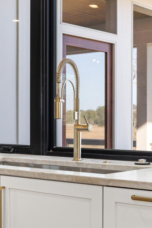 Image 21 of property listing at 118 Collins Hill Lane, Charleston, SC 29492