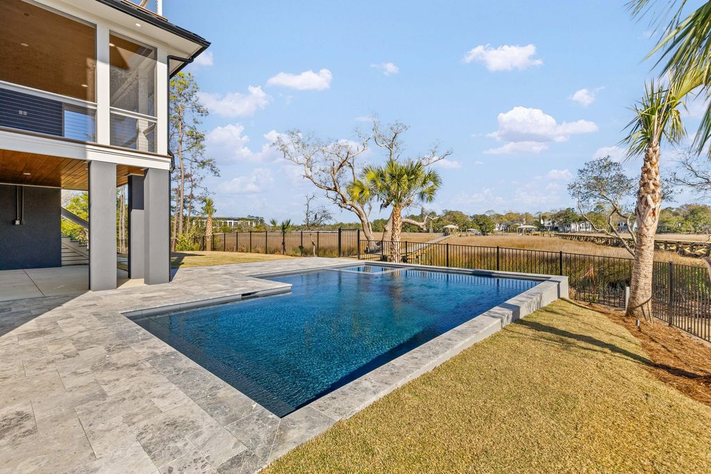 Image 40 of property listing at 118 Collins Hill Lane, Charleston, SC 29492