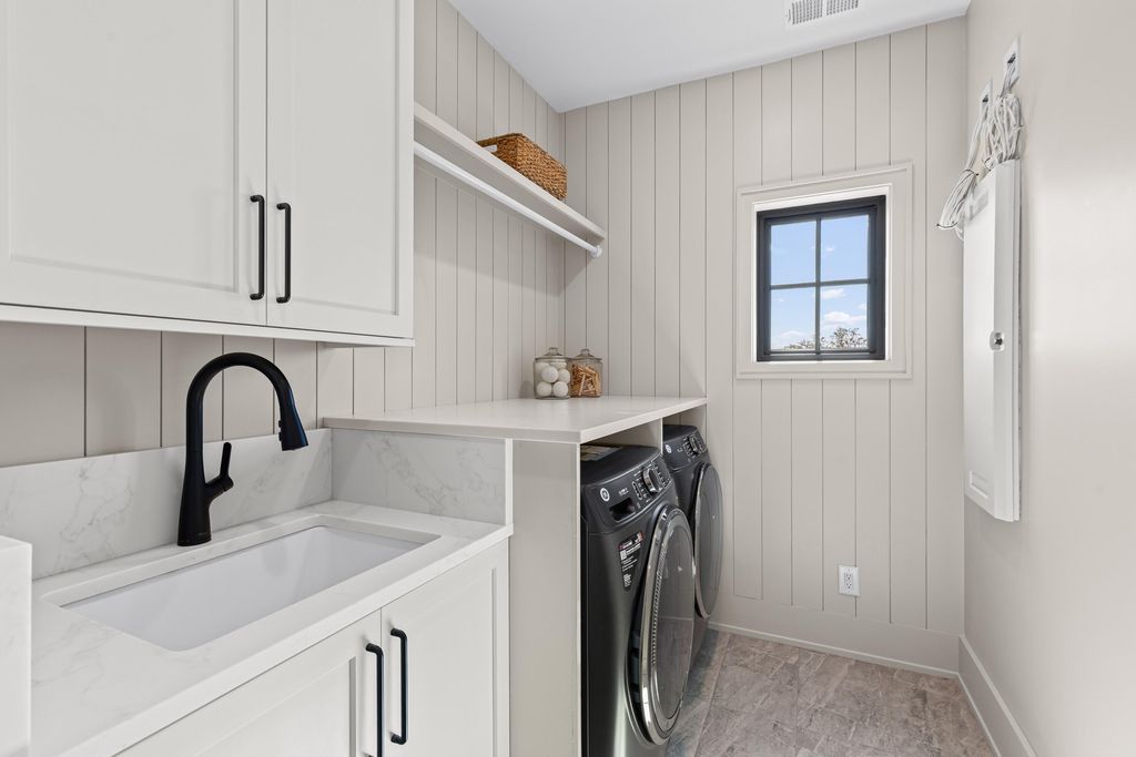 Image 79 of property listing at 118 Collins Hill Lane, Charleston, SC 29492