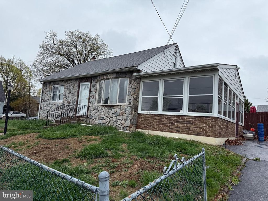 1005 MARYLAND AVE, Croydon, PA 19021